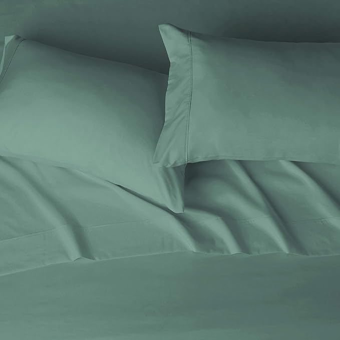 Amazon Basics Lightweight Super Soft, Wrinkle-Free Easy Care Breathable Microfiber 4-Piece Bed Sheet Set with 14-Inch Deep Pockets, Full, Emerald Green, Solid
