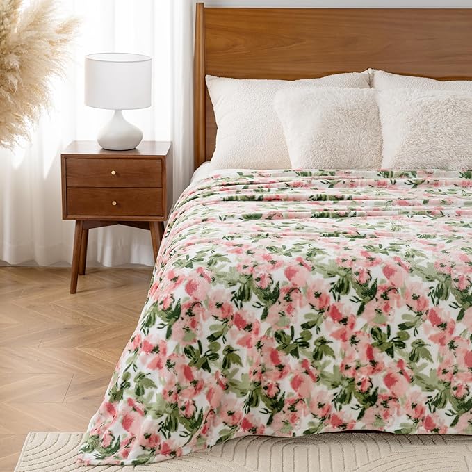 Luxury Printed Fleece Warm Blanket, Soft Lightweight Velvety Plush Throw for Couch and Bed, Cozy Comfy for All Seasons(Ivory Pink Flowers, 108×90 Inches)